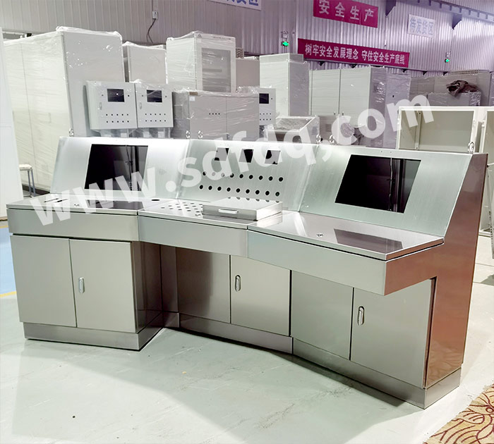 制藥設(shè)備操作臺.jpg